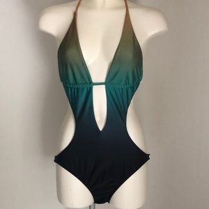 Four VS monokinis for one price! ❤️🖤💚💗